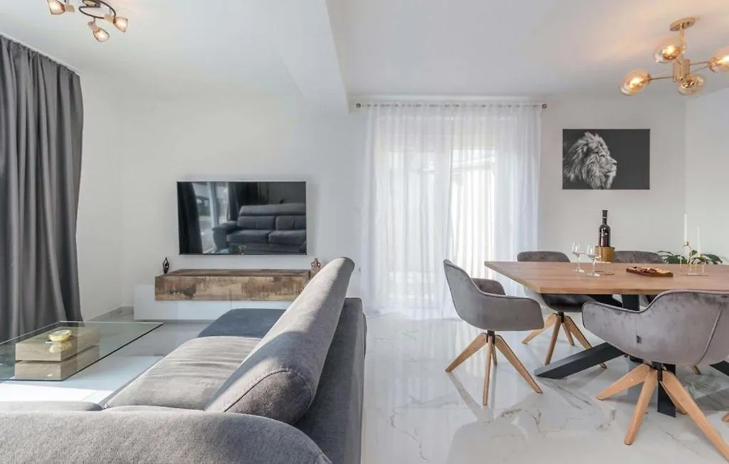 Villa Divinus Drage