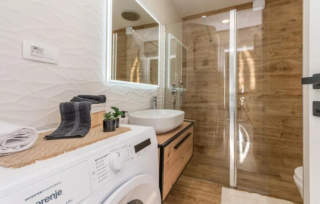 Villa Divinus 0*, Drage Croatia